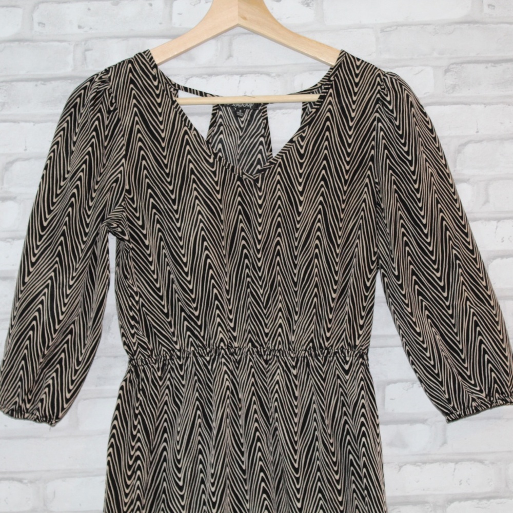 UNIQUE, FUN Dress (small) Chevron Black Cut Outs